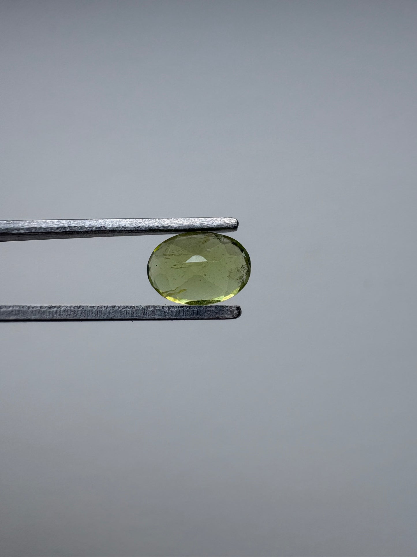 1.010 Peridot Oval