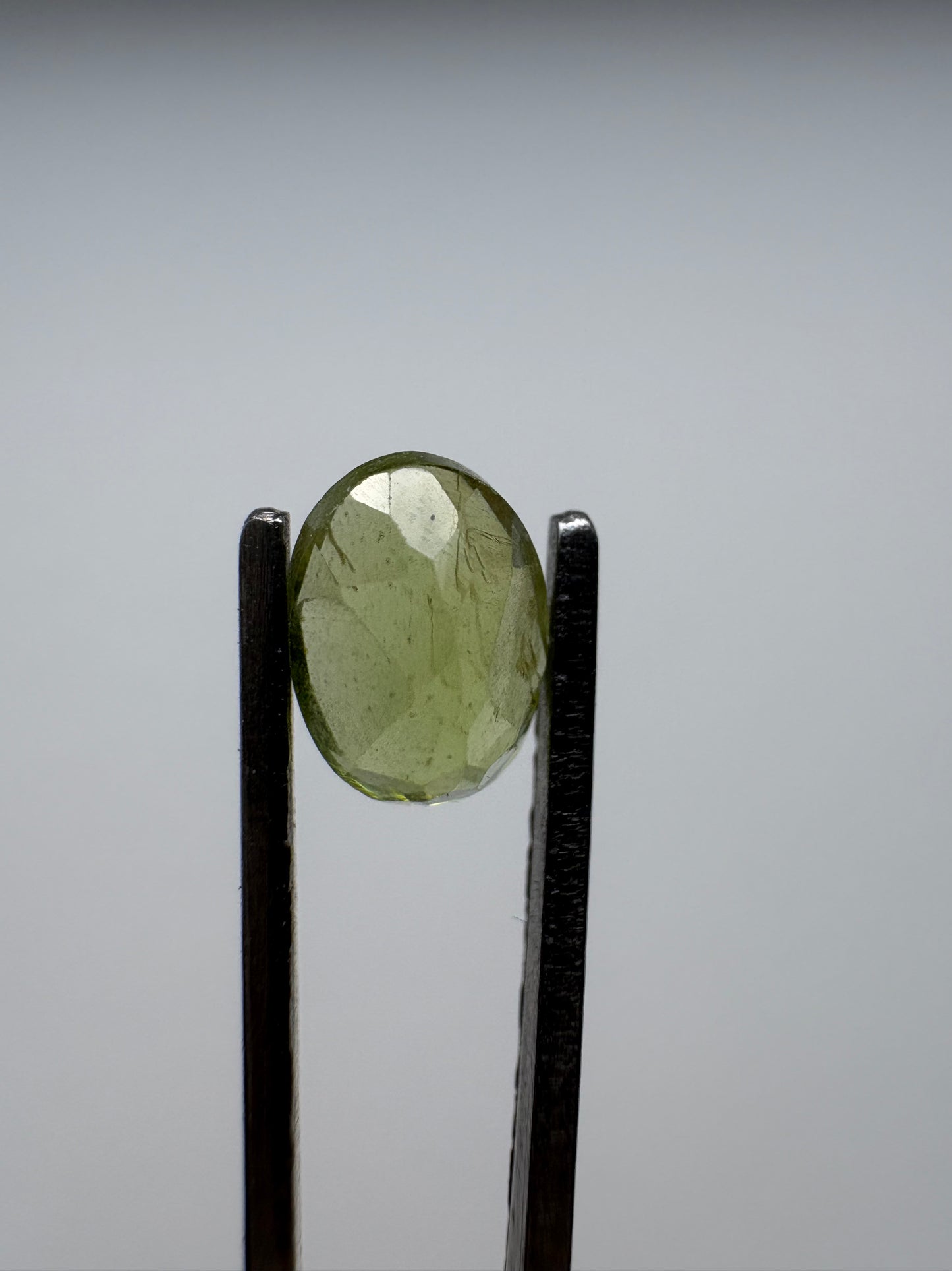 1.010 Peridot Oval