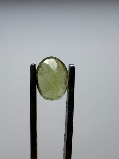 1.010 Peridot Oval