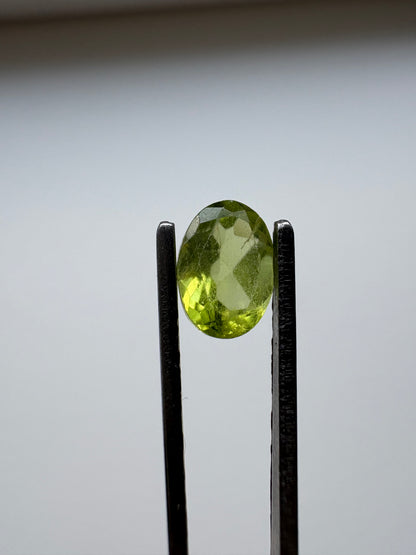 1.010 Peridot Oval