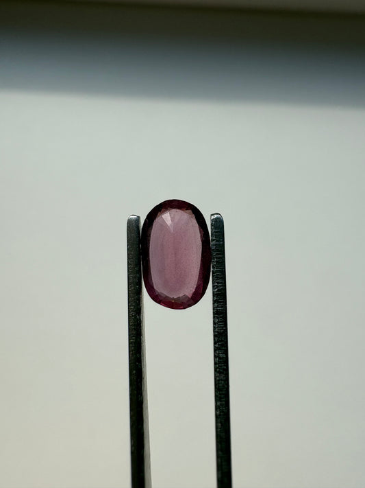 0.925 Garnet Dark Pink Oval