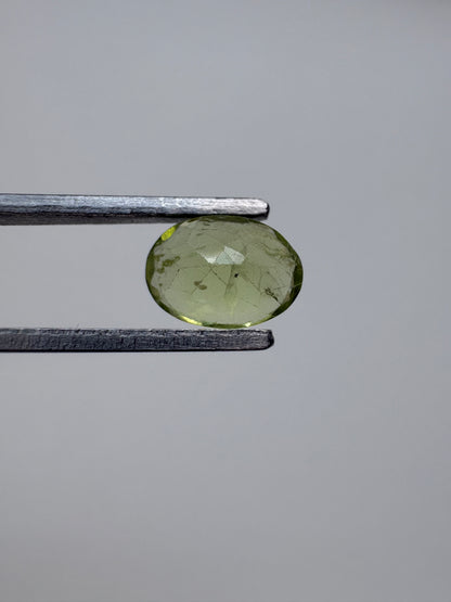 1.000 Peridot Oval