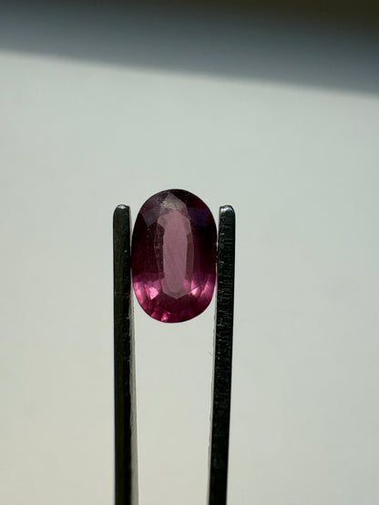 0.925 Garnet Dark Pink Oval