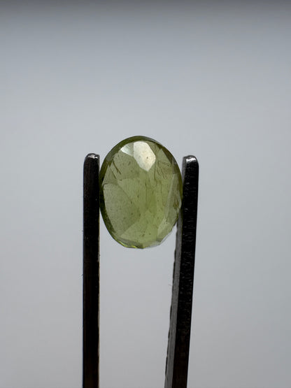 1.010 Peridot Oval