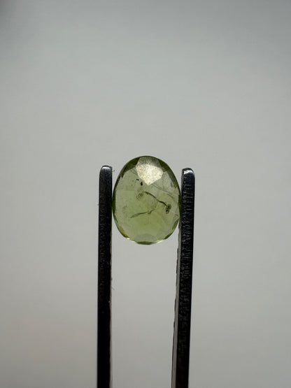 0.930 Peridot Oval