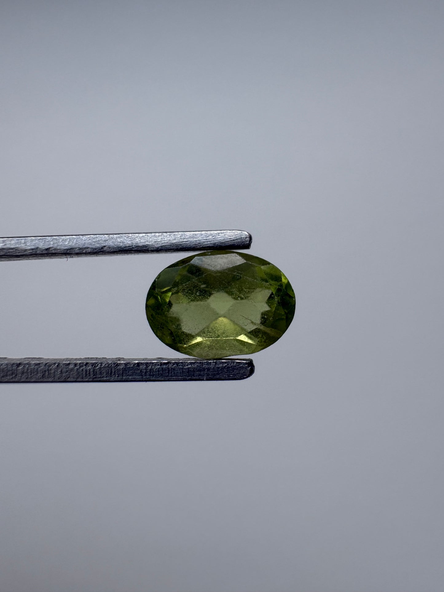 1.010 Peridot Oval