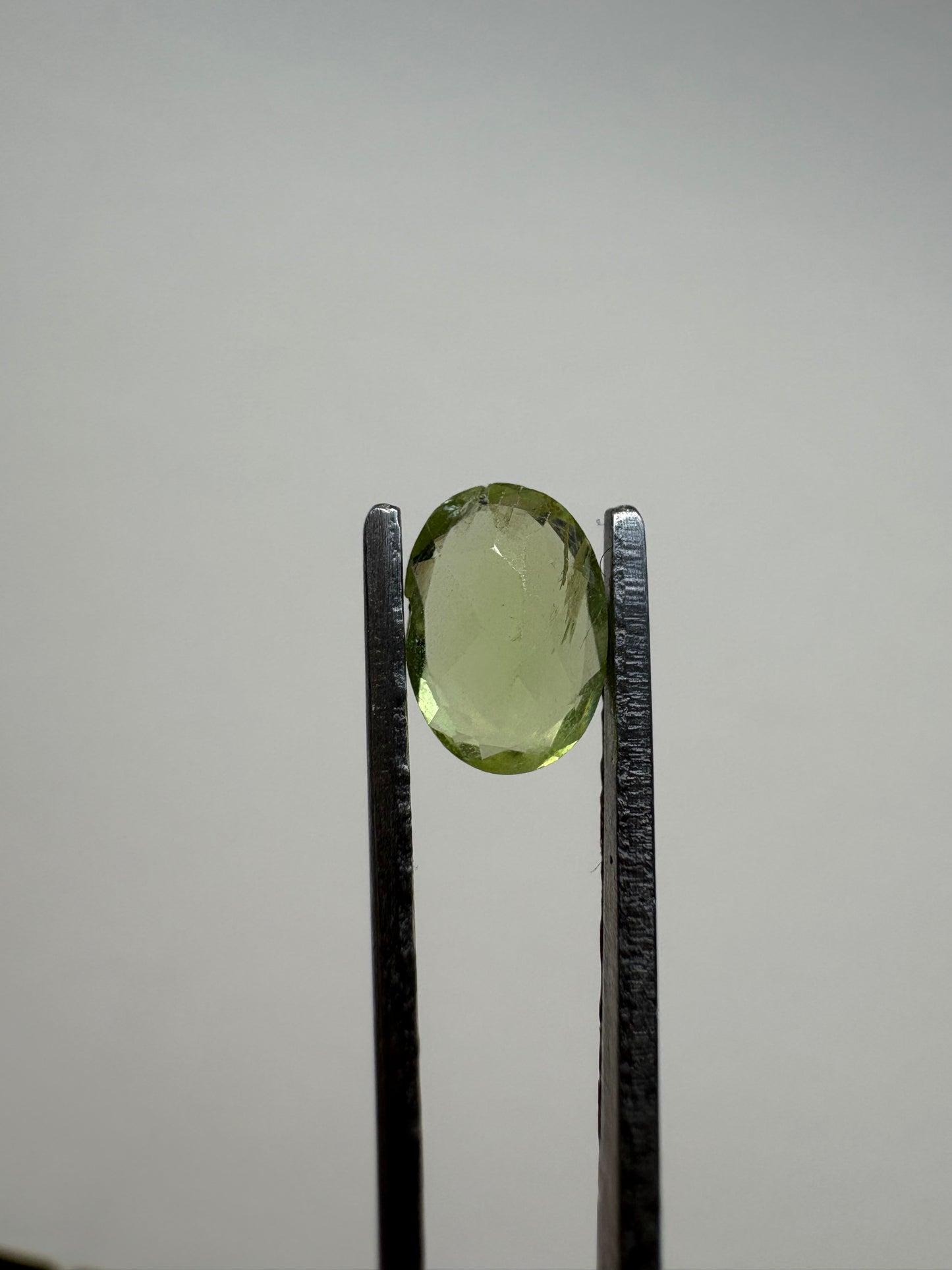 0.805 Peridot Oval