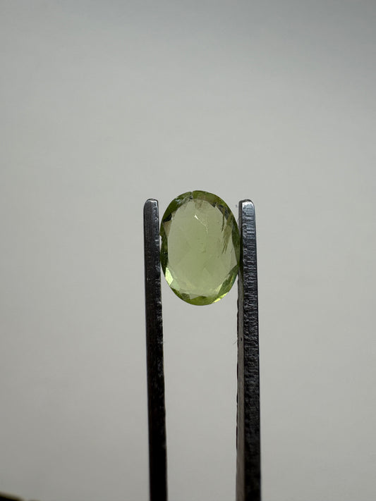 0.805 Peridot Oval
