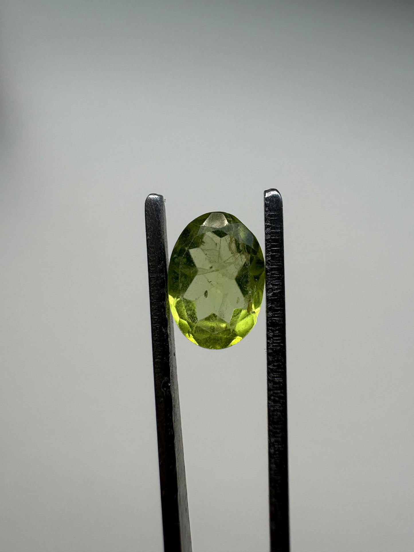 0.825 Peridot Oval